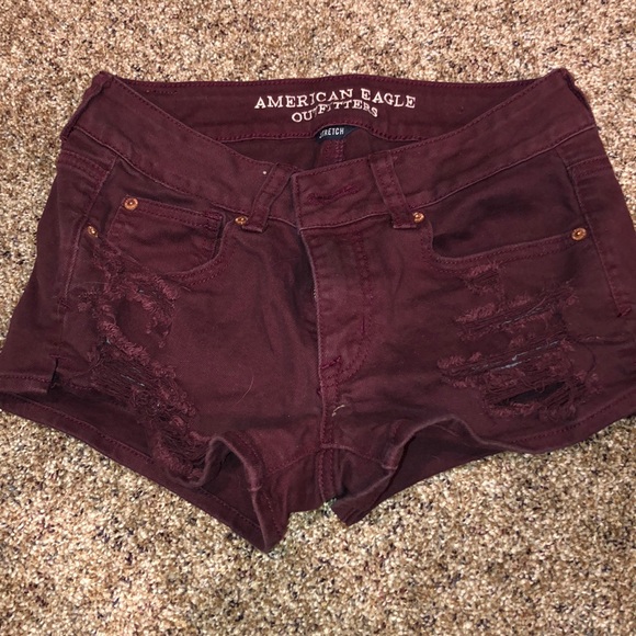 American Eagle maroon stretch jean shorts sz 4 - Picture 1 of 3
